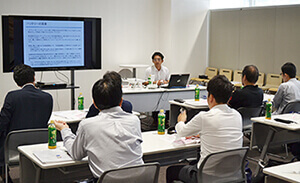 無料説明会で操縦体験!